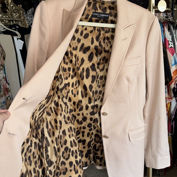 Dolce & Gabbana Nude Blazer With Tiger Print Lining Inside, NWOT, Silver Buttons - Picture 7 of 9